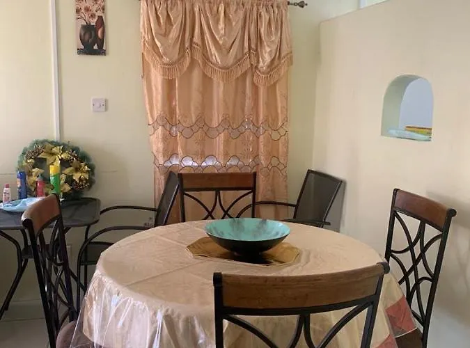 Sasha'S Holiday Home Oistins Barbados
