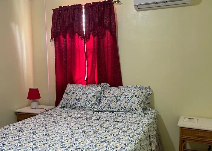 Sasha'S Holiday Home Oistins Barbados